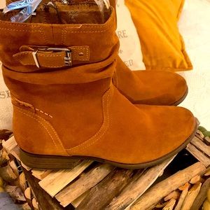Earth Suede Short Boot with Silver  Hardware
